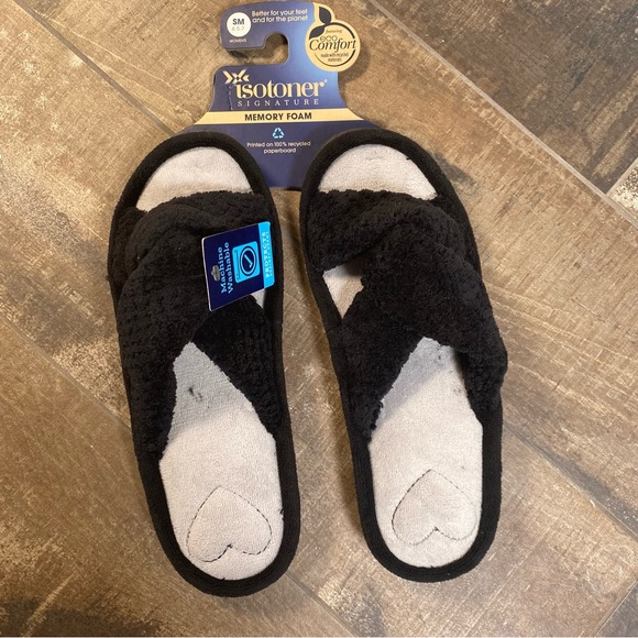 Isotoner signature memory foam machine washable terry knotted slippers black SM - Picture 1 of 4